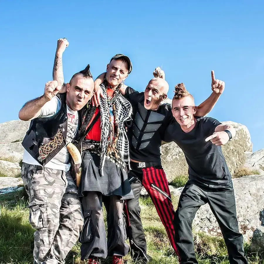 LES RAMONEURS DE MENHIRS
